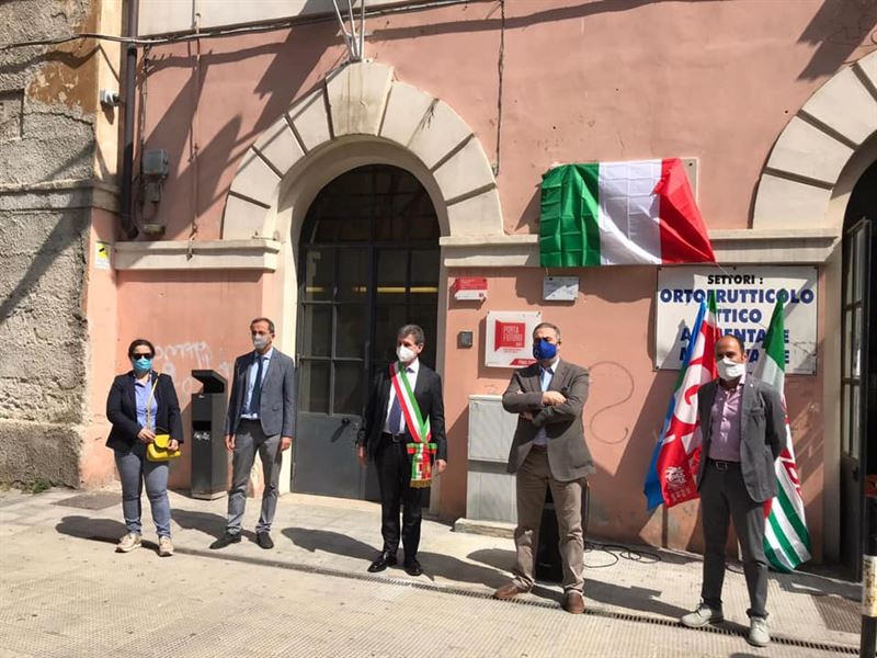 BARI: APPOSIZIONE TARGA IN RICORDO DEI 50 ANNI NASCITA STATUTO LAVORATORI